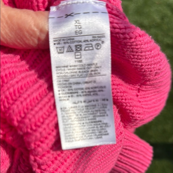 Women's Pink Cable Knit Sweater - Picture 4 of 4
